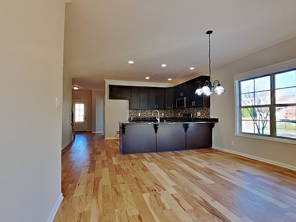 5th image of 208 Turnberry Cir