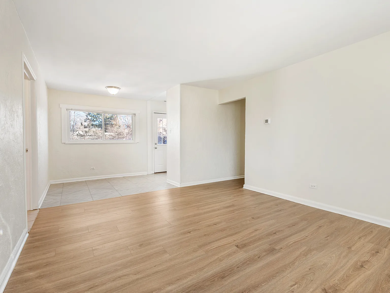 3 bed, 1117 sqft, $2,600 — Photo 2