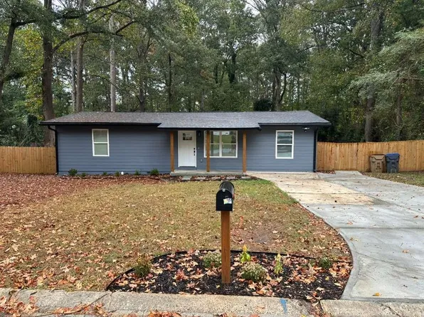 6376 Hollywood Dr, Forest Park, GA 30297