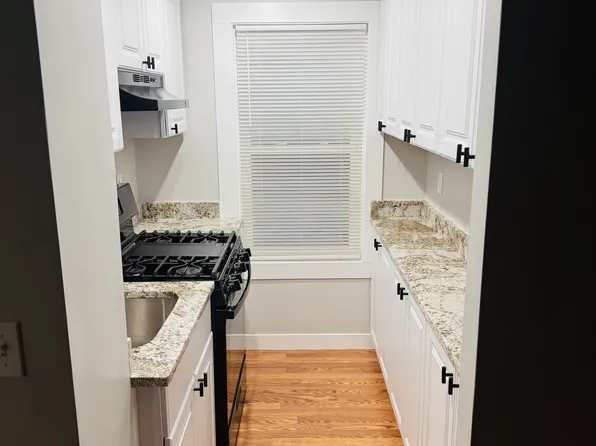 509 4th St APT 2, Fall River, MA 02721