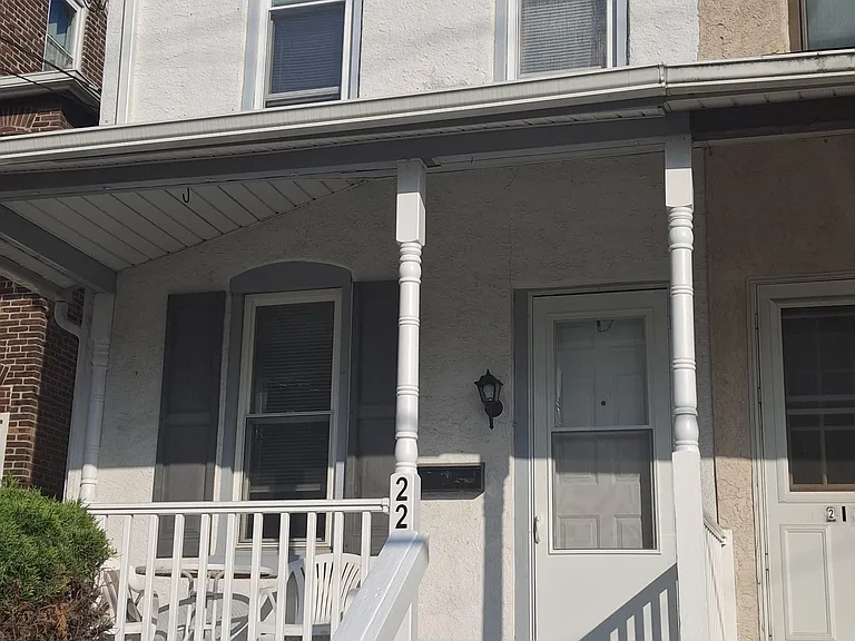 220 Washington St — Photo 2