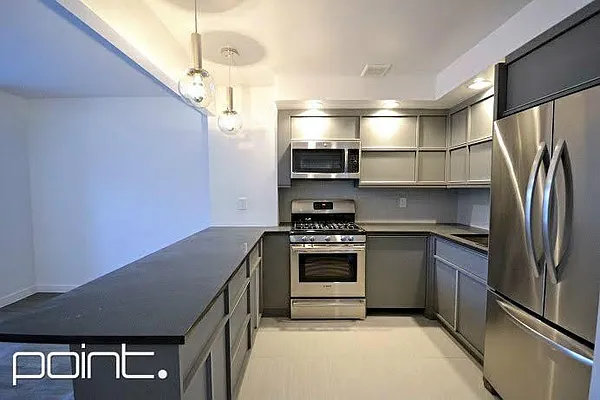 Rented by Point NYC | media 41