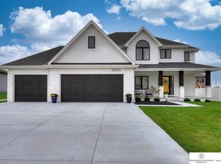 20923 Drexel St, Elkhorn, NE 68022