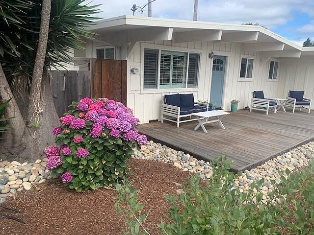 Lovely 3 bedroom 2 bath home for rent in Capitola.