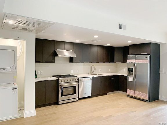 4th image of 2329 Leeward Ave #605