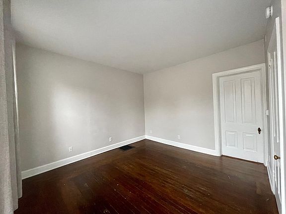 5th image of 610 S Westnedge Ave