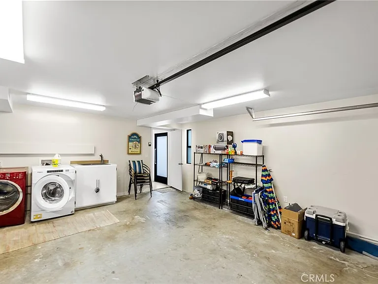 925 Monterey Blvd — Photo 33