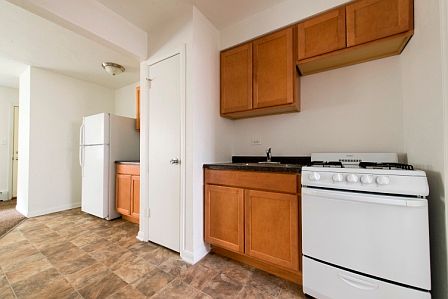 5th image of 8308 S Ingleside Ave APT 1B