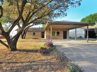 615 S Rough Creek Ct, Granbury, TX 76048