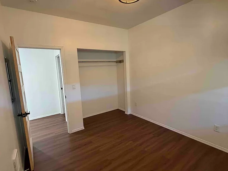 117 N Main Ave #5 — Photo 7