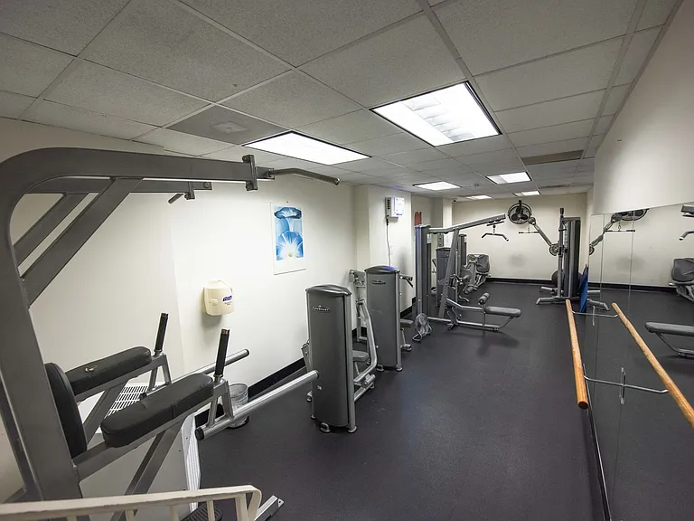 4201 Cathedral Ave NW #501W — Photo 32