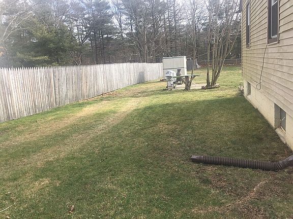 3rd image of 1653 N Thompson Dr