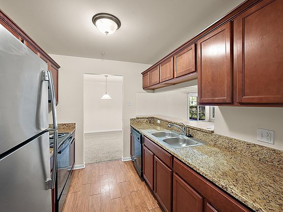 5th image of 28228 Oakmonte Cir