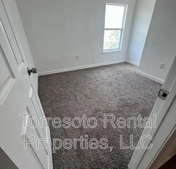 224 W Pyron Ave #B — Photo 11