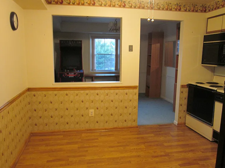 4 Brooking Ct #302 — Photo 5
