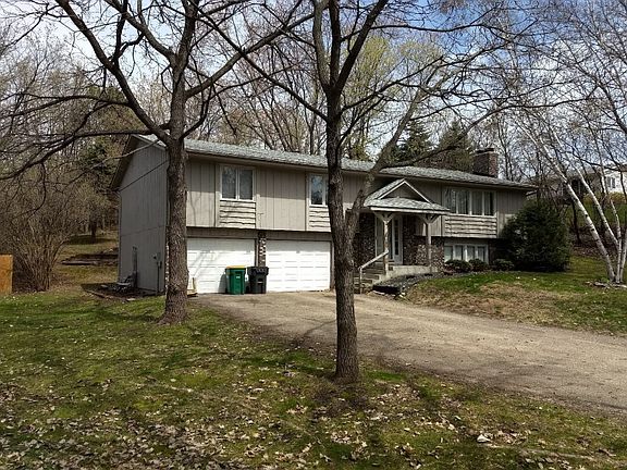 3rd image of 210 Glenmoor Ln