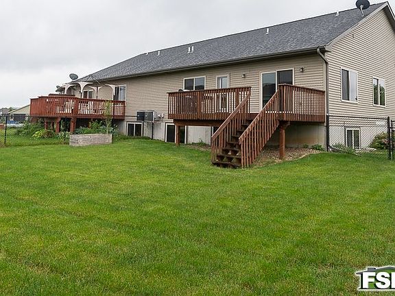 5th image of 1532 Red Oak Dr