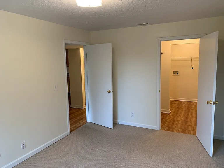 2 BR 1 Bath Apartment — Photo 16