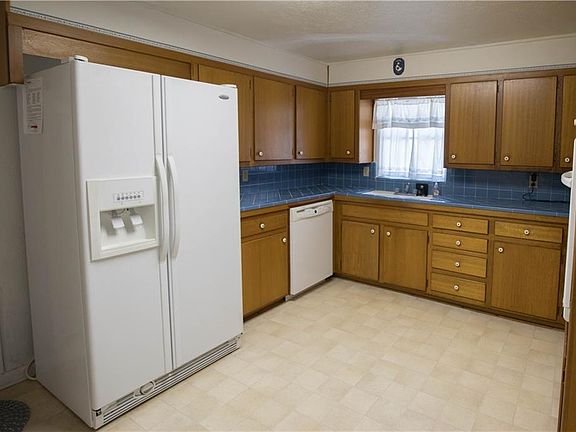 5th image of 5901 Cynthia Cir