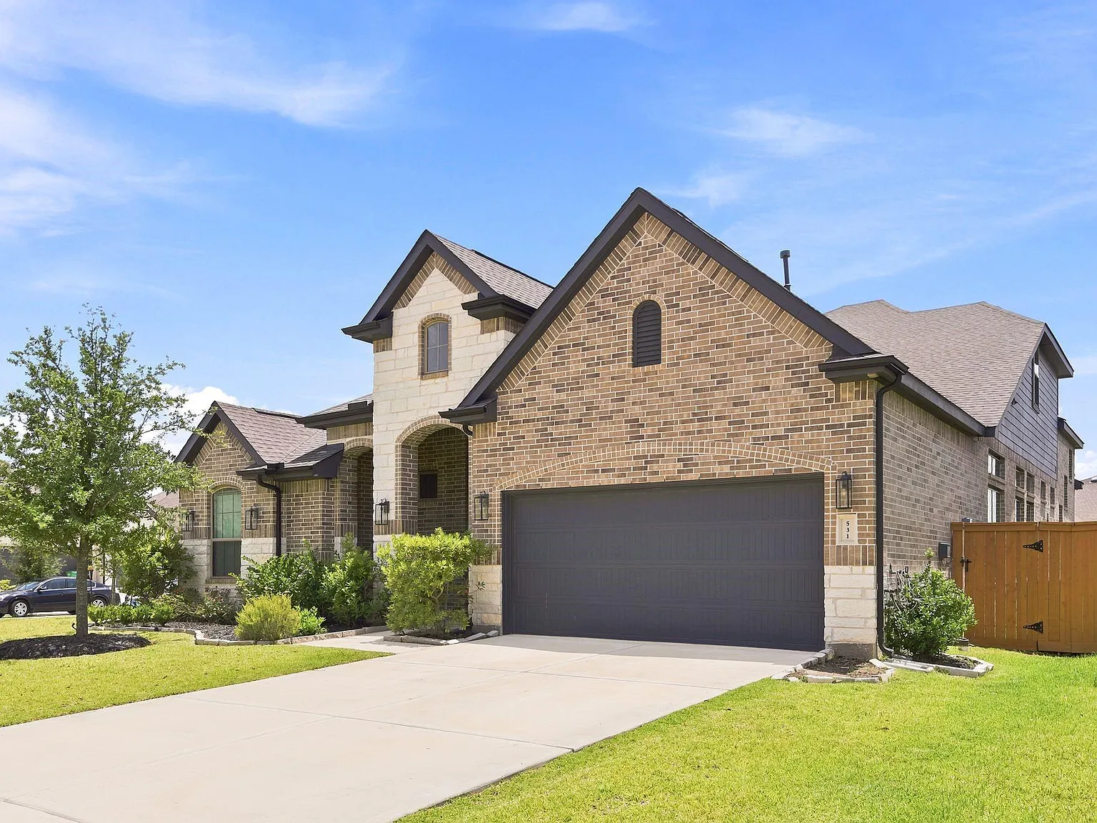 4 bed, 3.5 bath, 3027 sqft, $4,195 — Photo 2