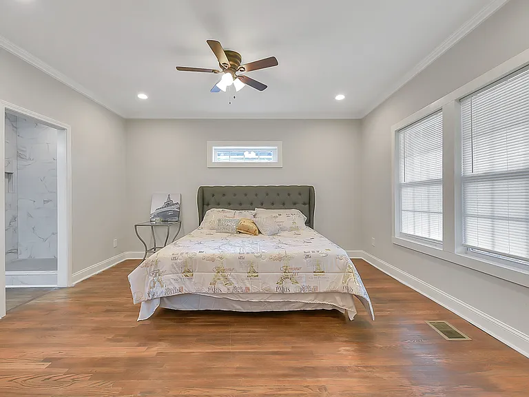 1378 Lakewood Ave SE — Photo 21