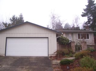 2724 SW Stanley Ct, Portland, OR 97219