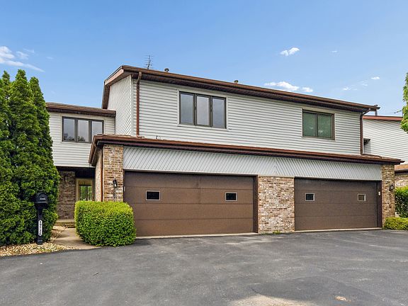 2nd image of 19726 Lake Shore Drive Ct