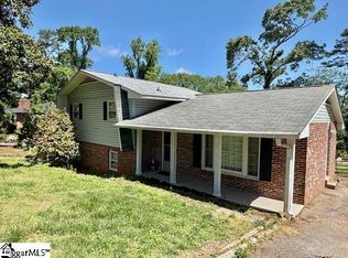 4 Cliffside Dr, Greenville, SC 29605