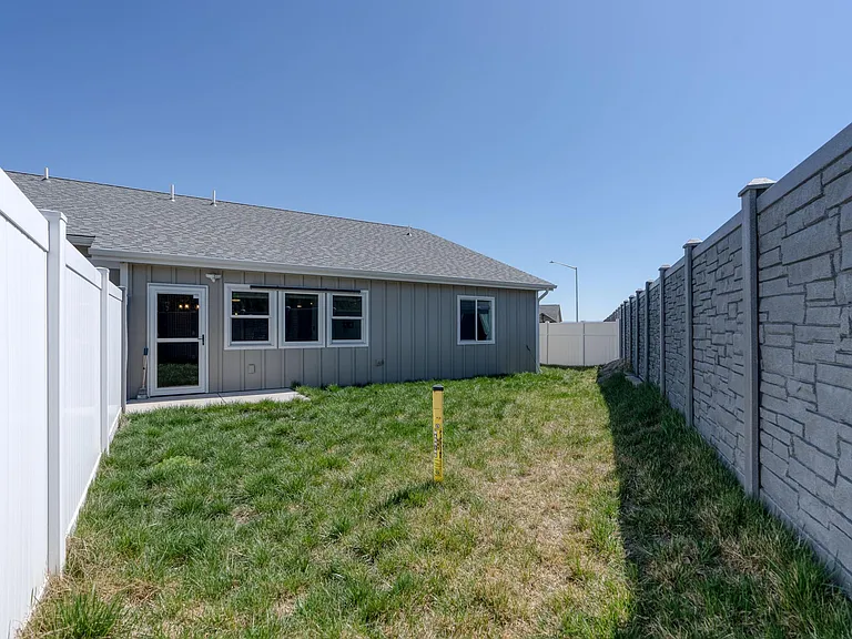 2332 Kismet Ct — Photo 21