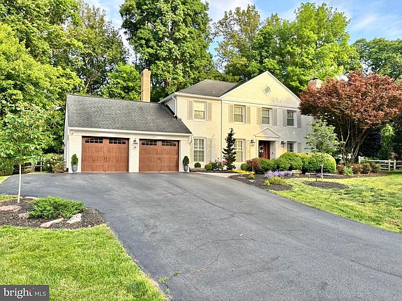 2nd image of 8101 Buckspark Ln E