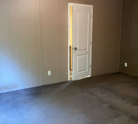 4th image of 70 Brook Ln