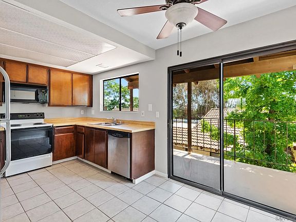 4th image of 625 S Fig St APT 18