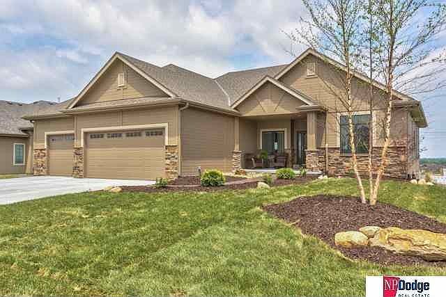 1st image of 6841 Park Crest Dr