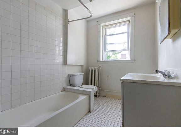 2nd image of 1051 Yeadon Ave