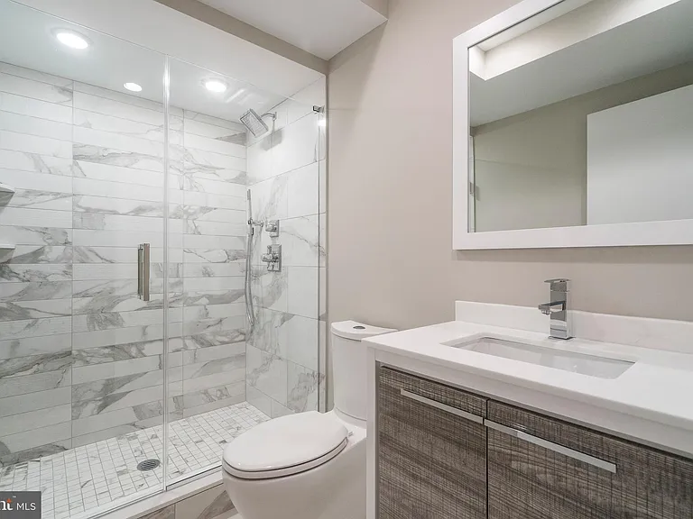 1434 Clymer St #1 — Photo 13