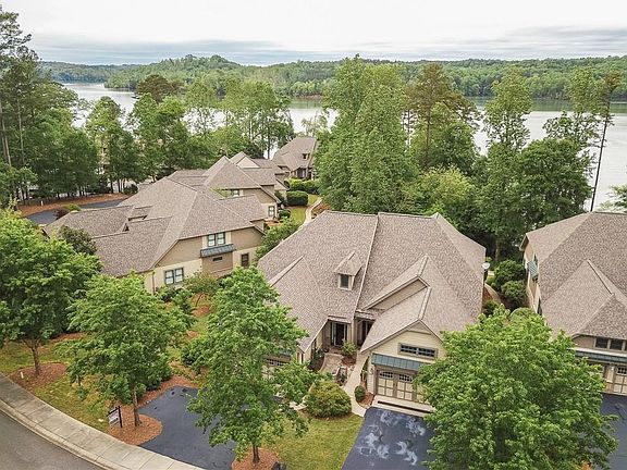 2nd image of 113 Aileen Ln