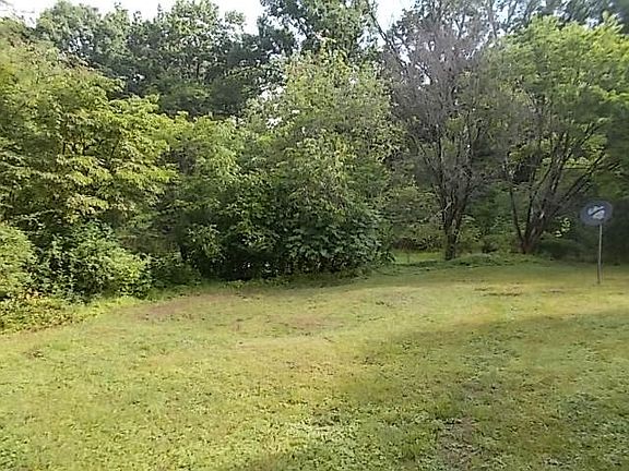 5th image of 623 Watt St