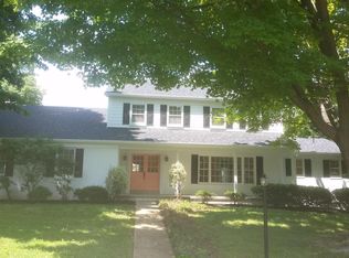 641 W Country Club Dr, Purcellville, VA 20132