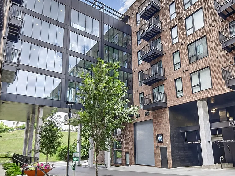 The Chartwell at Marathon Village — Photo 57