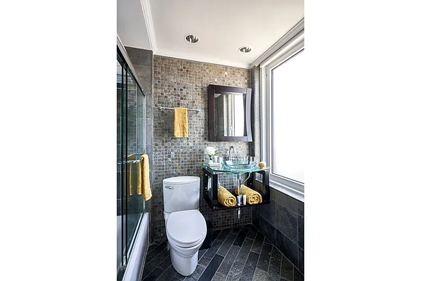 Sold by Warburg | media 7