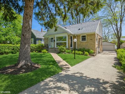 (Undisclosed Address), Glenview, IL, 60025