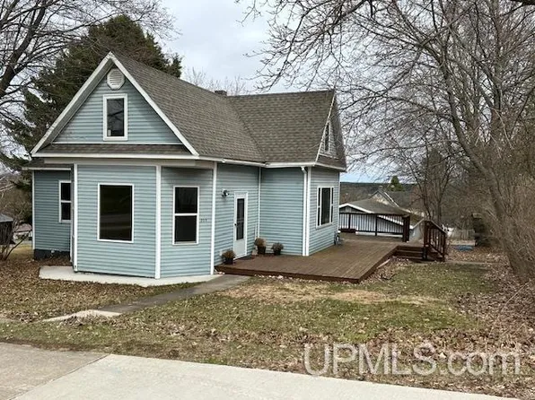 203 N 6th St, Crystal Falls, MI 49920