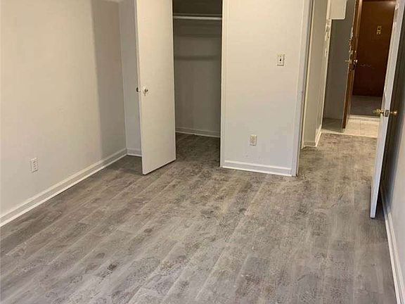 5th image of 13520 37th Ave APT 3