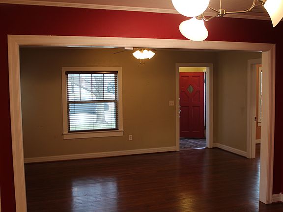 3rd image of 3913 Linden Ave