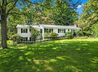 38 Obtuse Rd S, Brookfield, CT 06804
