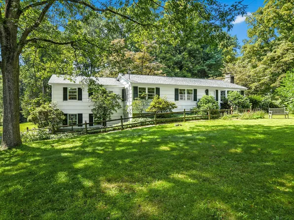 38 Obtuse Road South, Brookfield, CT 06804