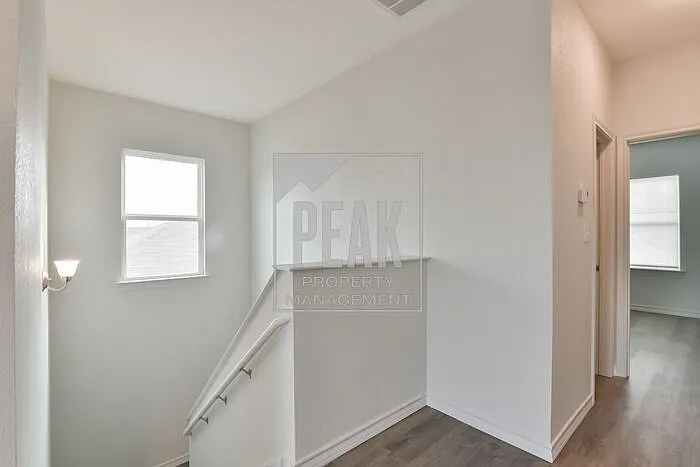1806 Bessie St — Photo 10