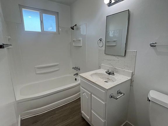 5th image of 540 Flower St APT 18