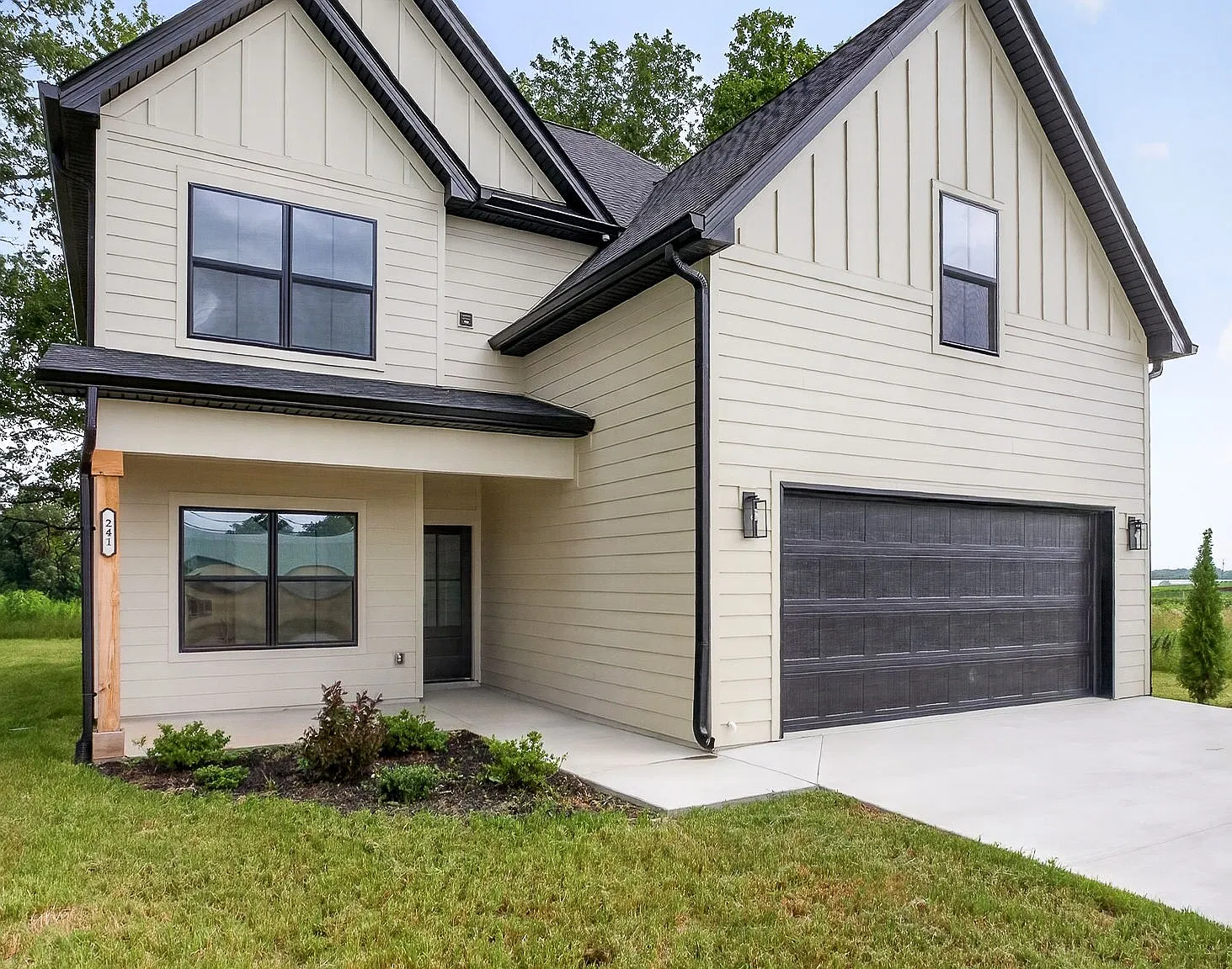 3 bed, 2.5 bath, 1745 sqft, $2,300 — Photo 3