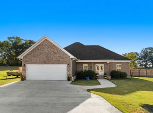 200 Skyview Cir, Muscle Shoals, AL 35661